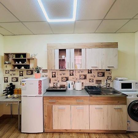 Lavender Luxury Apartment Oradea Bagian luar foto