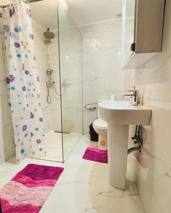Lavender Luxury Apartment Oradea Bagian luar foto