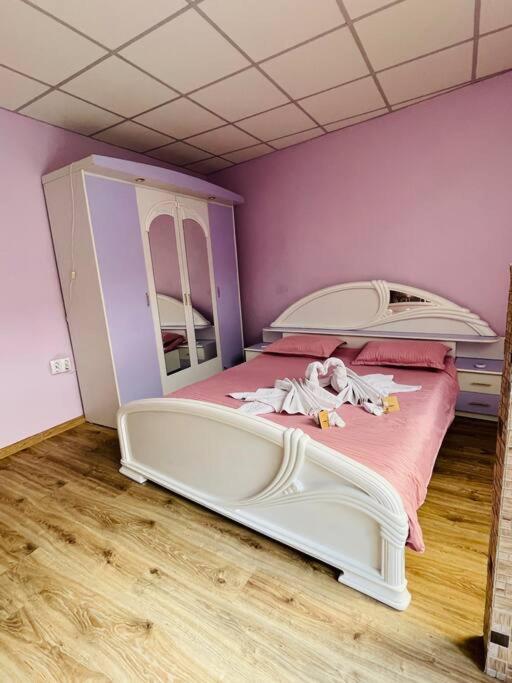 Lavender Luxury Apartment Oradea Bagian luar foto