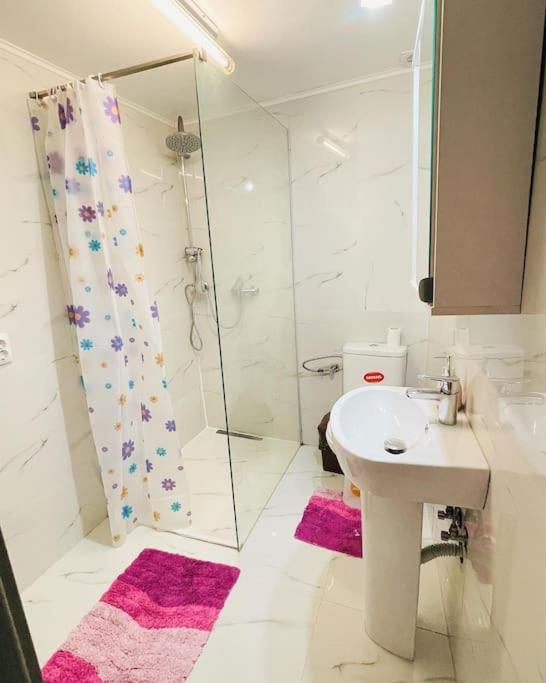 Lavender Luxury Apartment Oradea Bagian luar foto